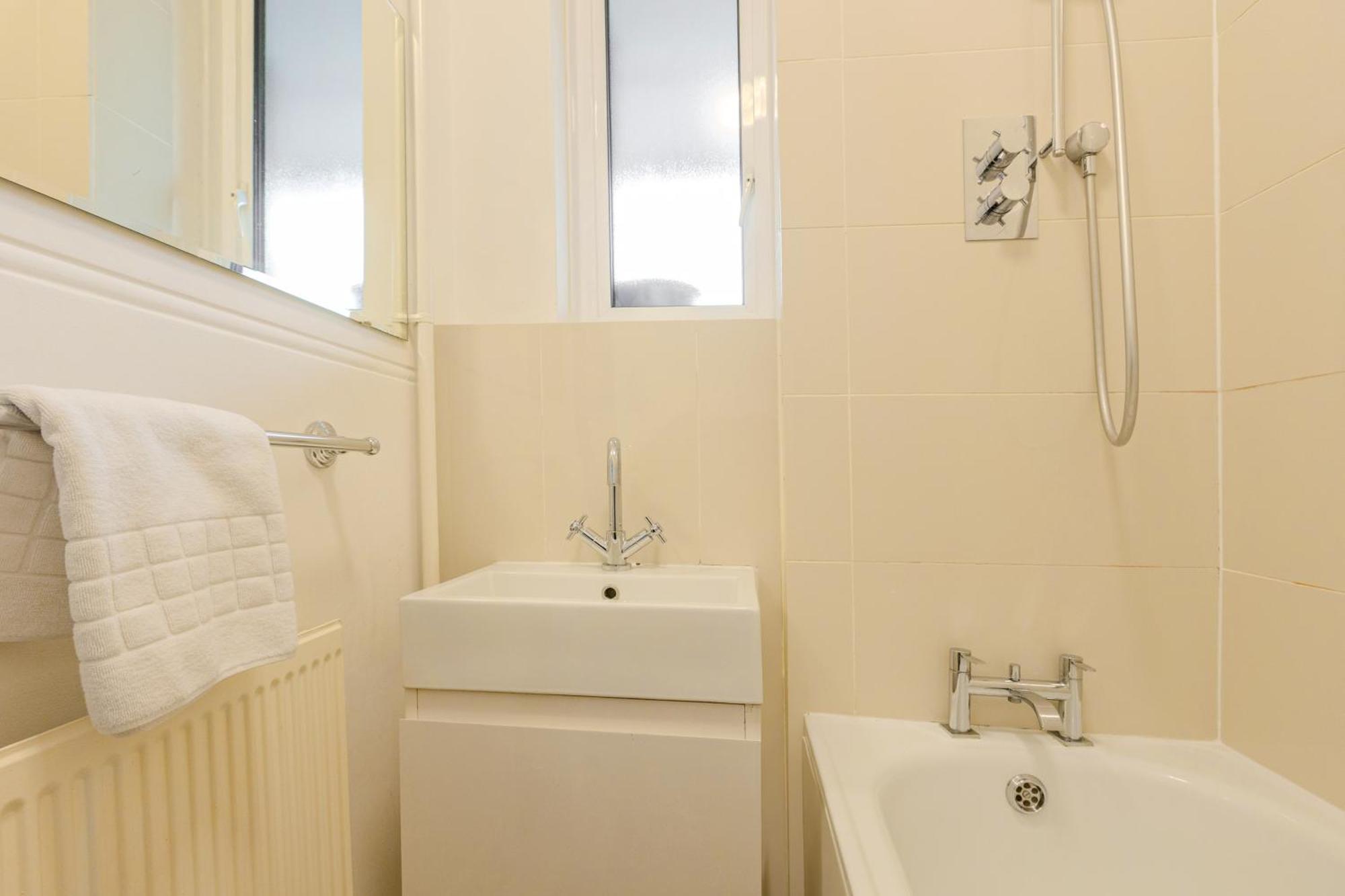 Bright Modern 1 Bedroom Flat, 5 Min To Vauxhall St ลอนดอน ภายนอก รูปภาพ